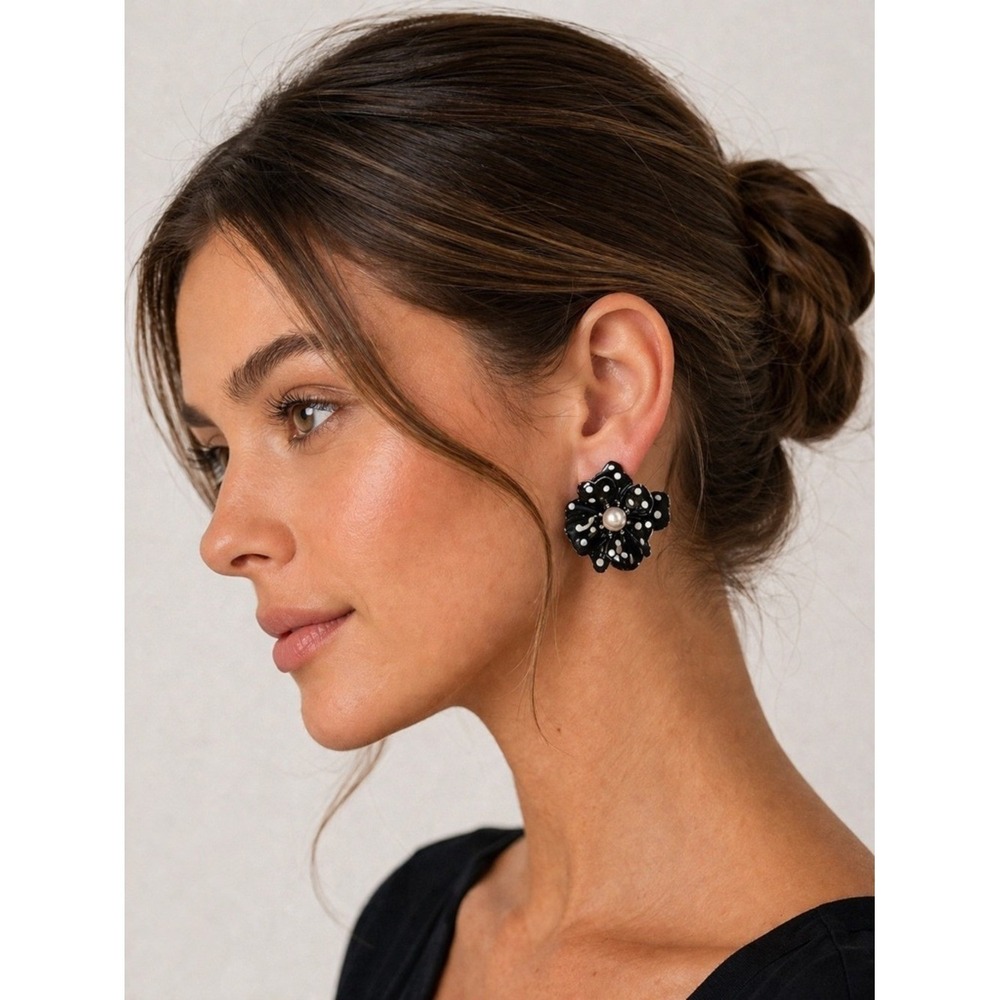 Black & White Polka Dot Flower Earrings w/ Faux Pearl Center Gold Tone – Bold